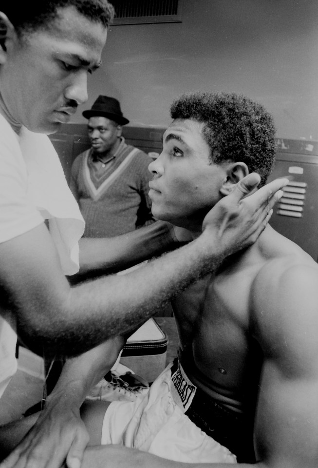 Rahman Ali (left) with his brother Muhammad in 1961