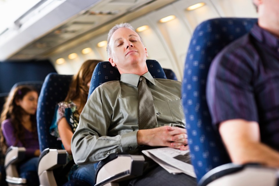 The person sitting in the aisle seat should make do with the exterior arm rest