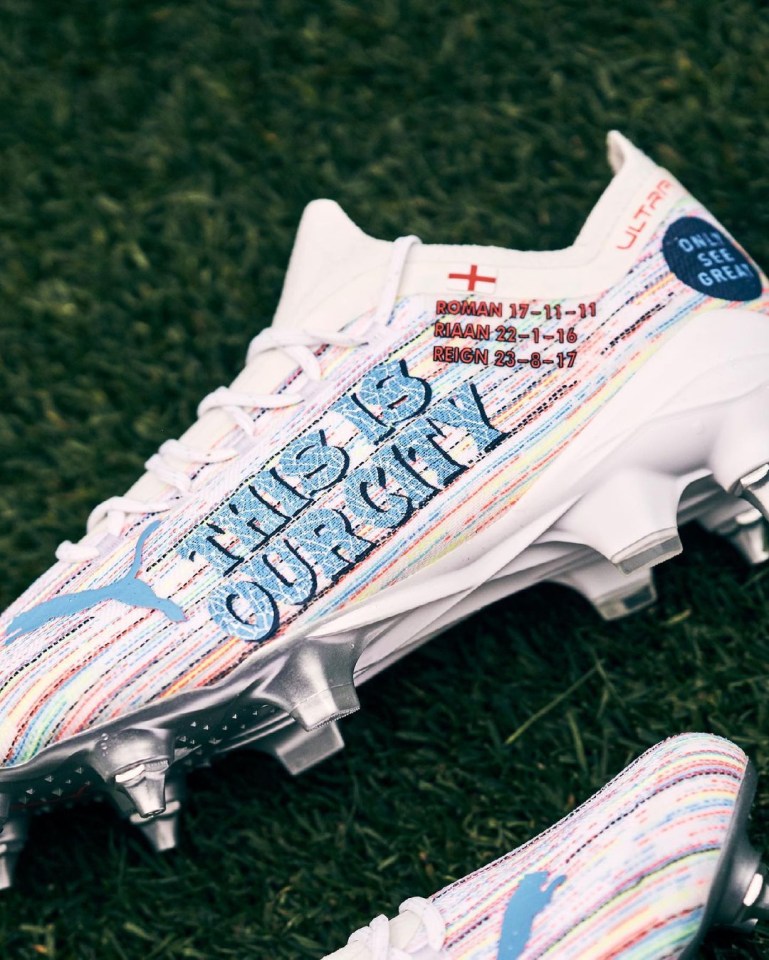 Kyle shared a photo with three of his son's names on the boots