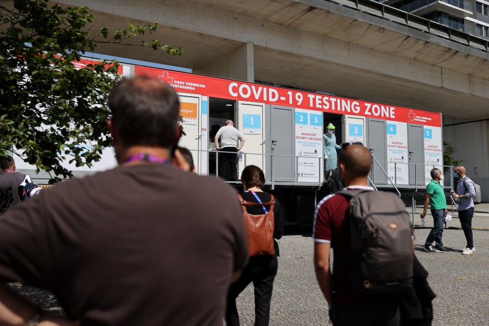 People in Portugal claim Covid testing centres are ‘overloaded’