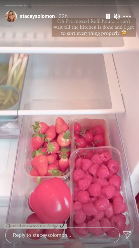 She even colour-coordinated her fruit and veg drawers