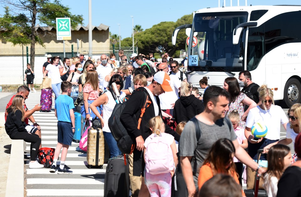 More than 100,000 British holidaymakers were reportedly trying to get home from Porrugal this weekend