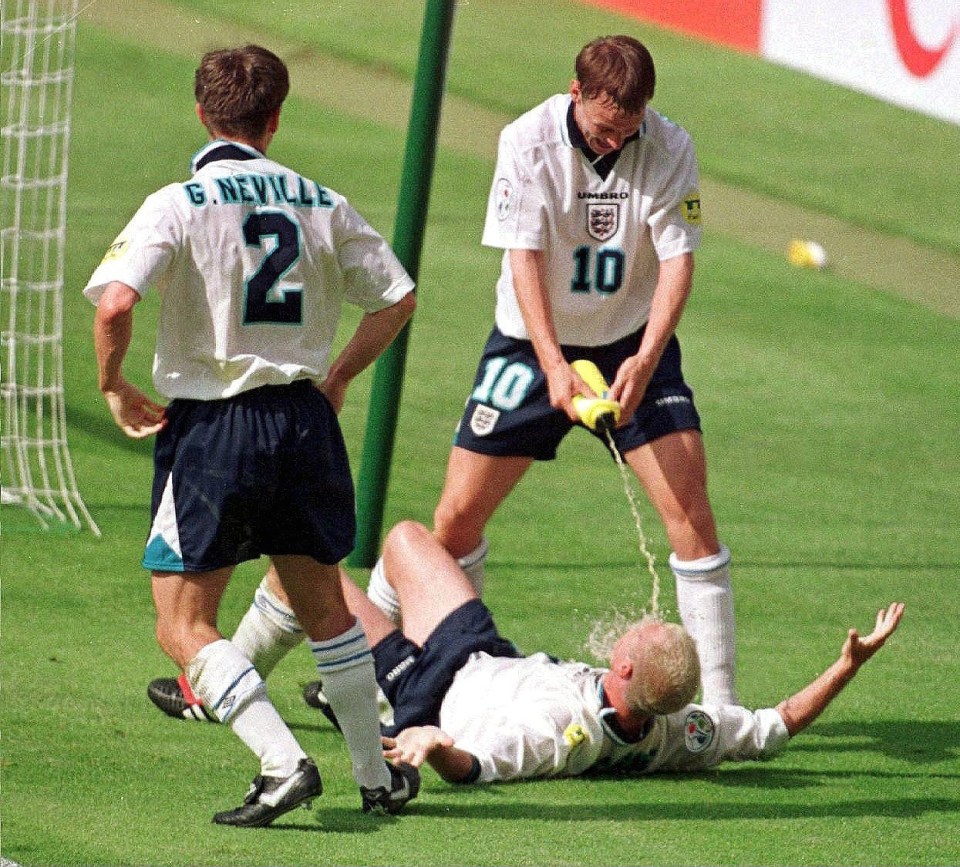 Teddy recreates dentist’s chair with Gazza