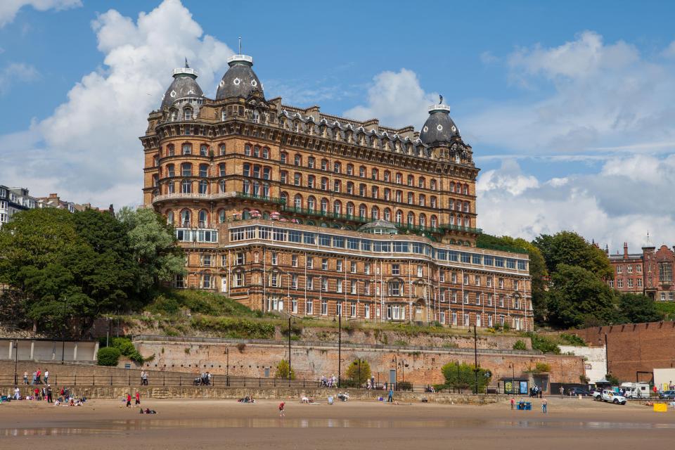 The hotel offered the couple a discount and a free bottle of wine for the wait