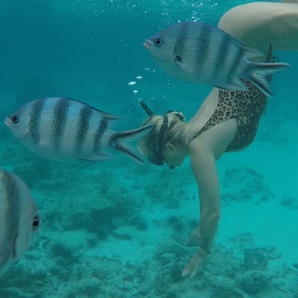 Mauro Icardi's wife Nara enjoys the marine life