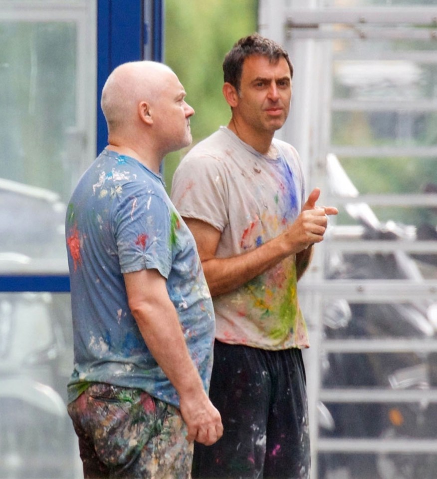 Ronnie O’Sullivan spotted enjoying some studio time with art legend Damien Hirst