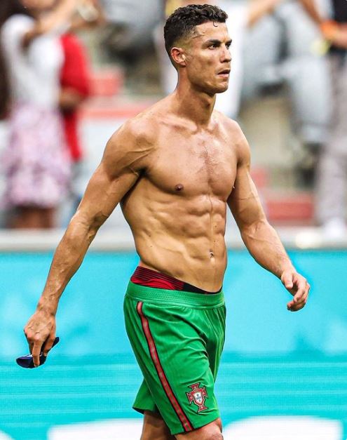 Cristiano Ronaldo dazzled fans with his ripped physique