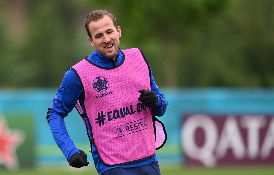 Manchester City are ready to smash the Premier League transfer record after offering £100m for Harry Kane