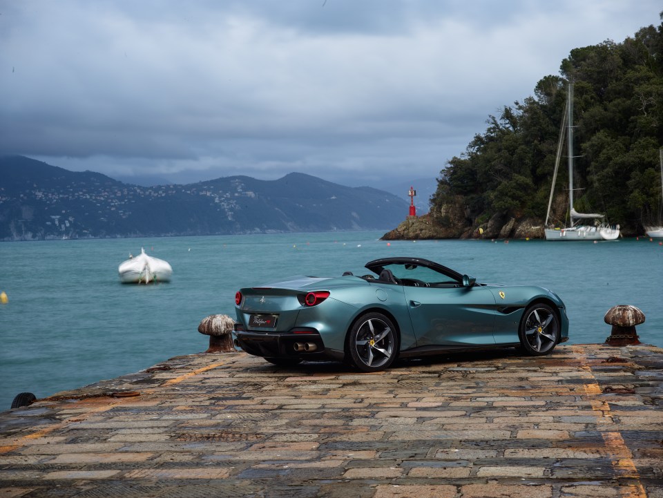 The Portofino M softens off the suspension and glides through the countryside serenading everyone you pass with that walloping exhaust note