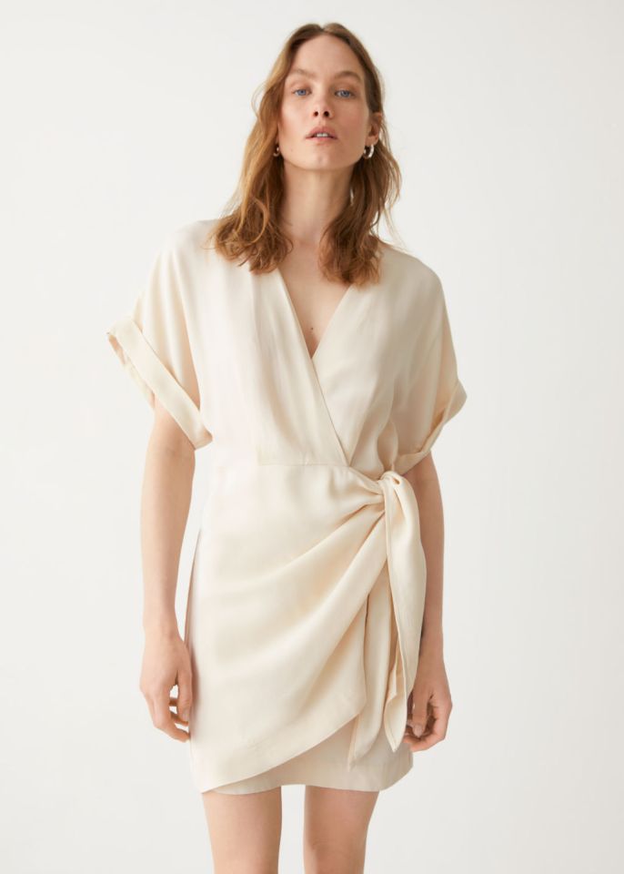  The kimono sleeves on this dress ensure a flattering silhouette