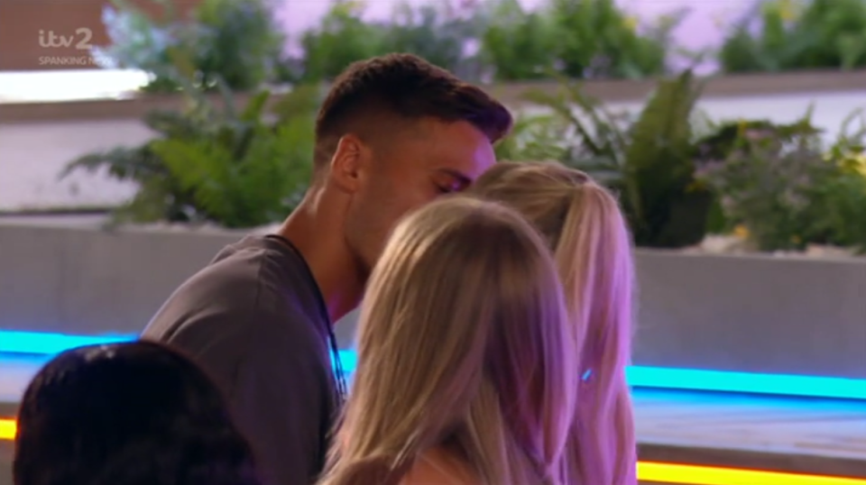 Brad went in for a full-on snog with new housemate Chloe