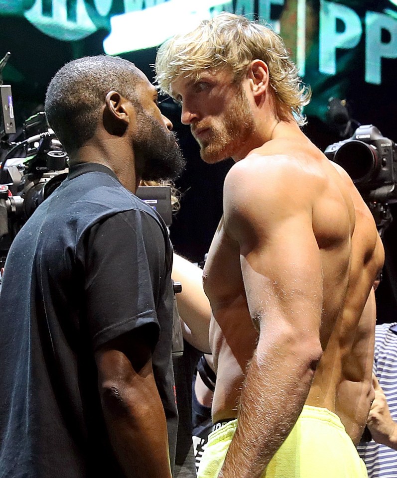 Floyd Mayweather and Logan Paul had their weigh-in on Saturday night ahead of tonight’s fight