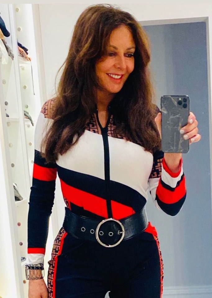 Carol Vorderman posted a sultry mirror selfie