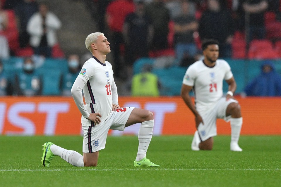 Phil Foden and Reece James took the knee ahead of the big game tonight