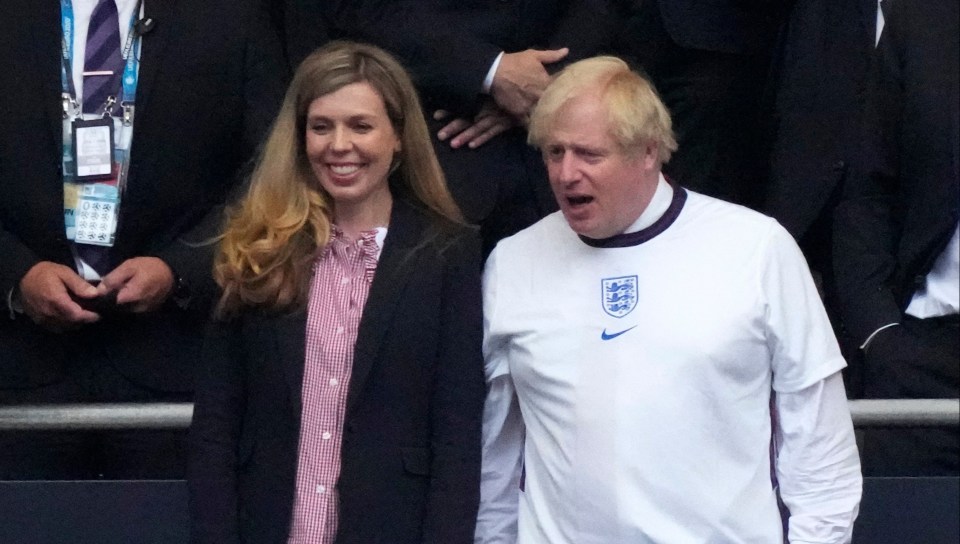 The PM donned an England shirt as he roared the team onto the field