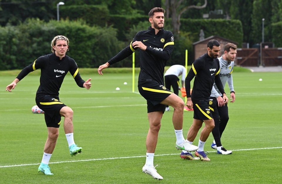 Gallagher was pictured alongside Matt Miazga during the session