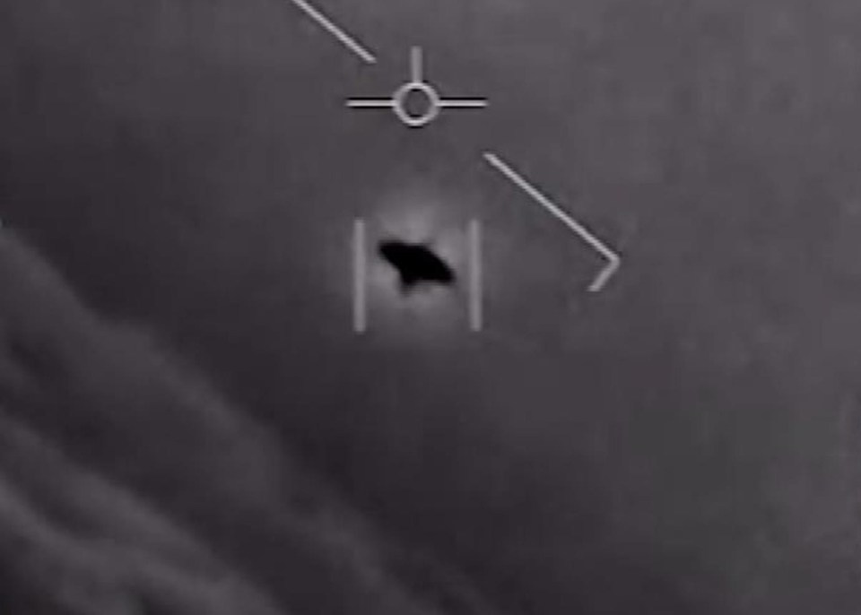 Screenshot from the 'Gimbal' UFO video which includes US Navy pilots exclaiming 'look at that thing!