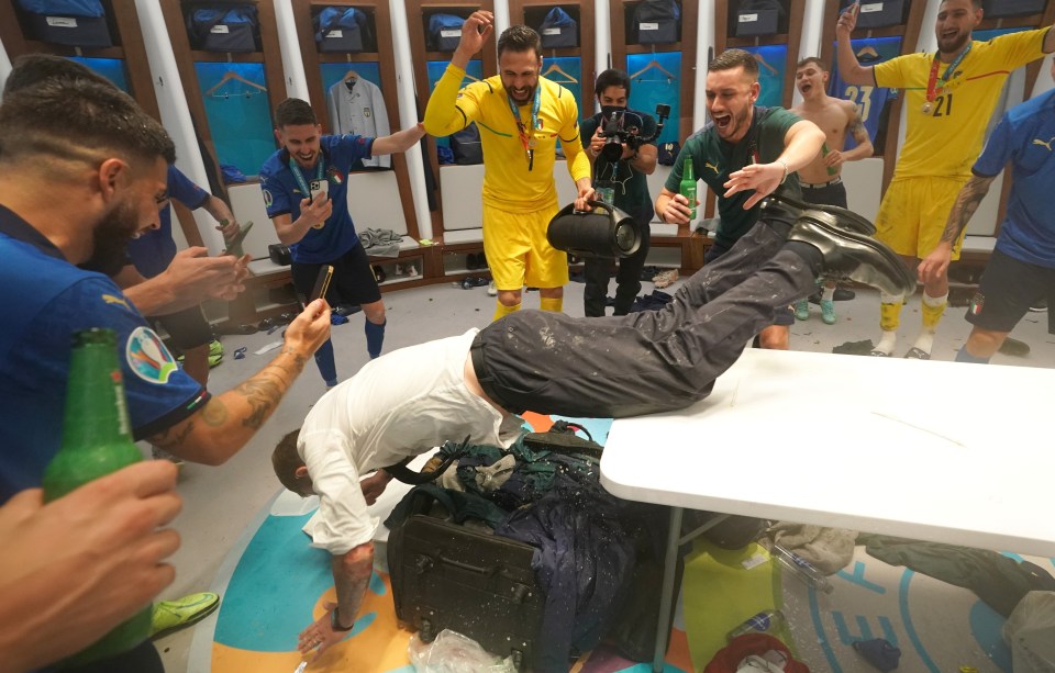 Daniele De Rossi bigs himself up for an unusual way to rejoice after Italy sunk England in a shootout