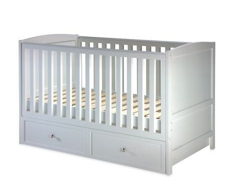 This Mamia cot bed is down to £94.99 from £129.99 on Aldi.co.uk