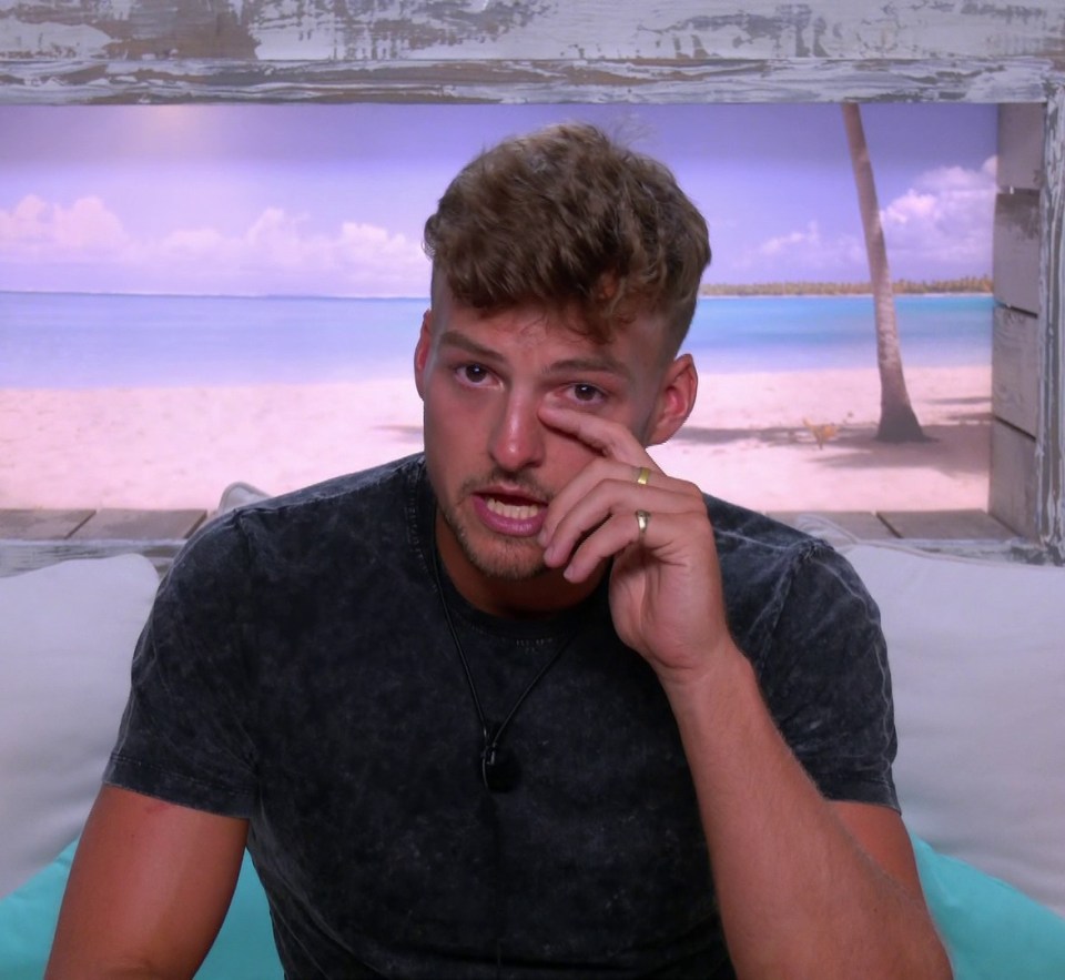 Love Island's Hugo Hammond broke down in tears on last night's show