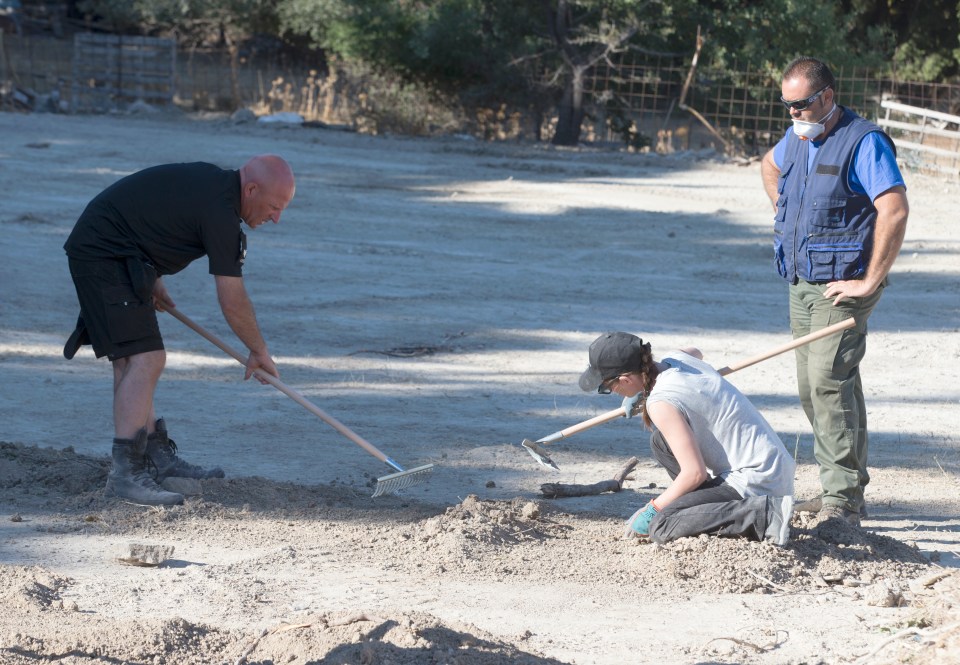 Doug Seeburg Police continuing their search for Ben's body, back in 2016