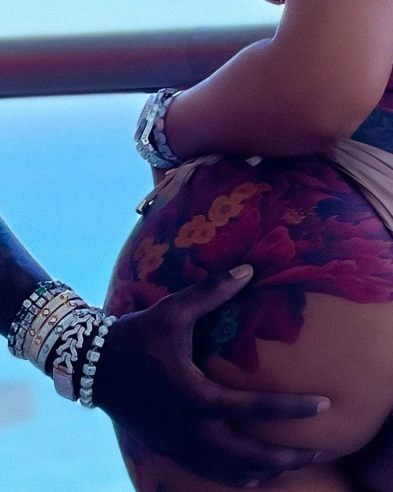 Cardi announced her second pregnancy with a pic of her baby bump