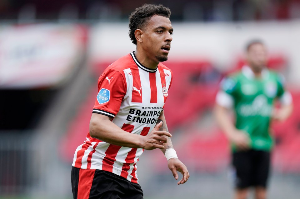 Forward Donyell Malen is in talks with Dortmun