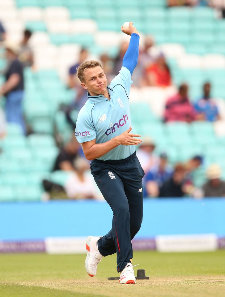 Sam Curran took 5-48 from his ten overs as Sri Lanka made 241-9