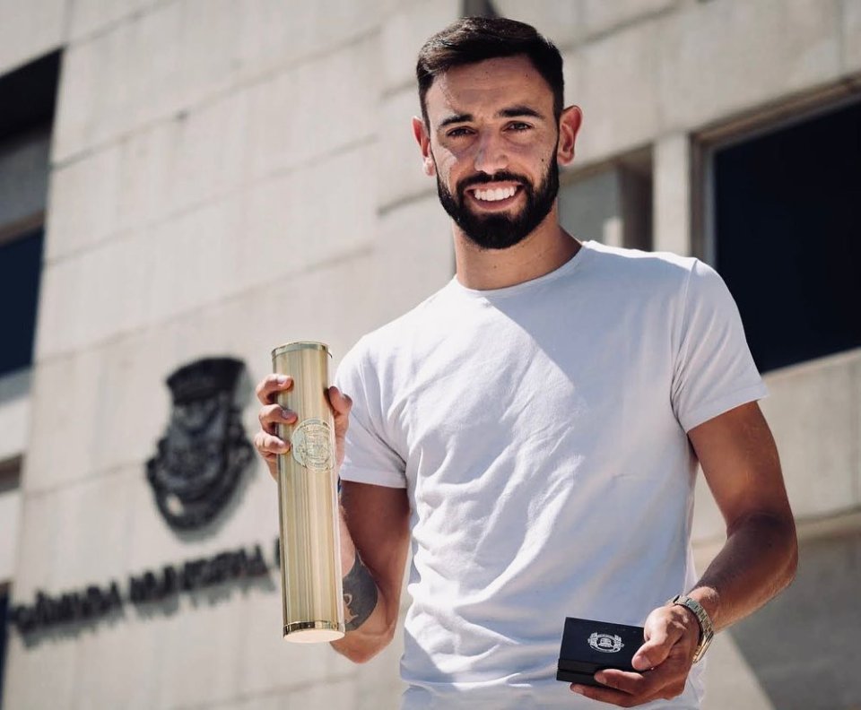 Bruno Fernandes has received the Medal of Merit from his hometown in Portugal