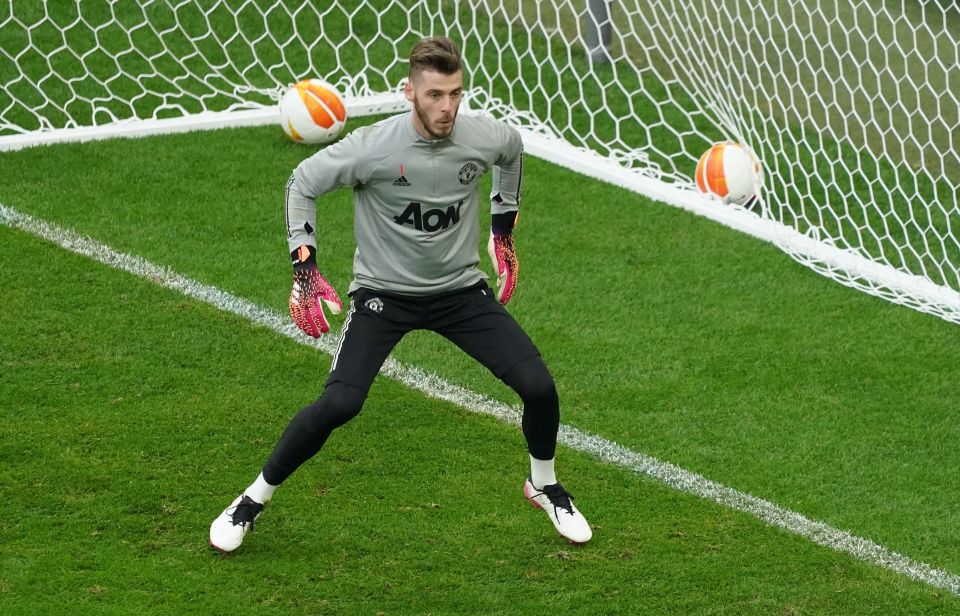 David De Gea will cut short his holiday to fight for the No1 jersey at Man Utd