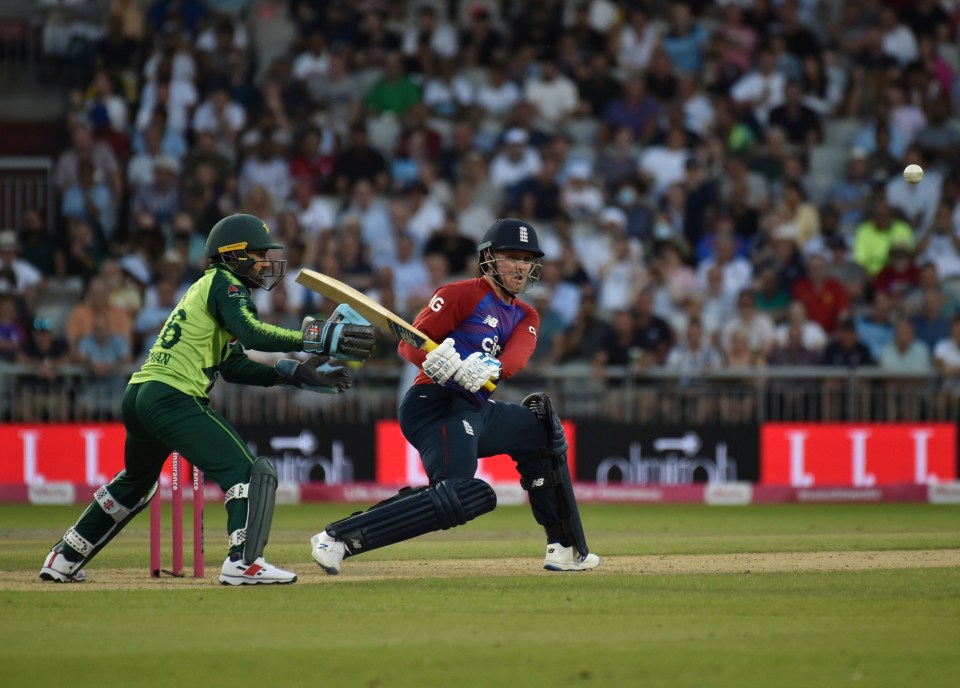 Jason Roy smashed a crucial 64, with a six and 12 fours as England beat Pakistan