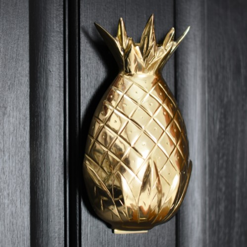 Did you know pineapple door knockers are a sign for swingers?