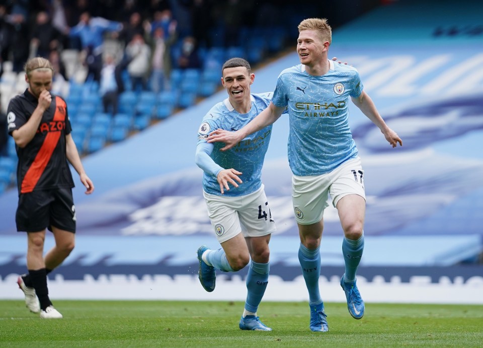 Manchester City pair Kevin De Bruyne and Phil Foden have been ruled out of their Communtiy Shield clash against Leicester