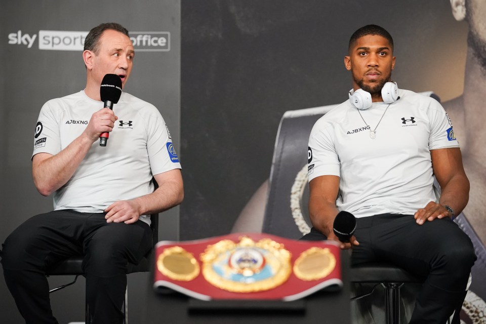 Trainer Rob McCracken pictured with Anthony Joshua in 2020