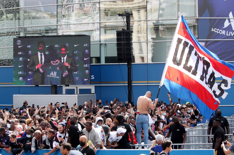 Fans made their voices heard as Lionel Messi met them for the first time since leaving Barcelona