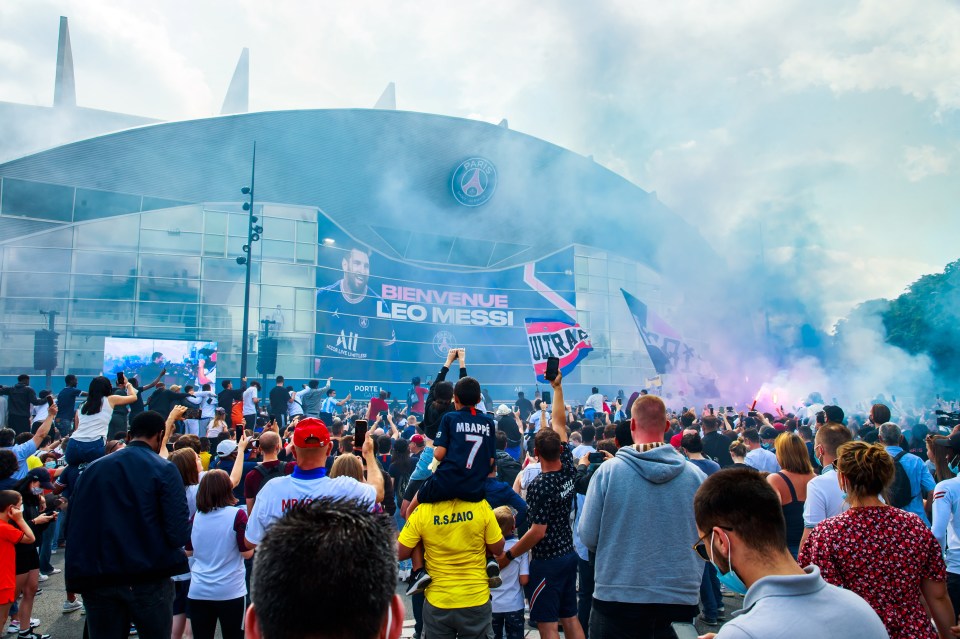 Thousands of fans descended on the Parc des Princes to say hello to their newest hero