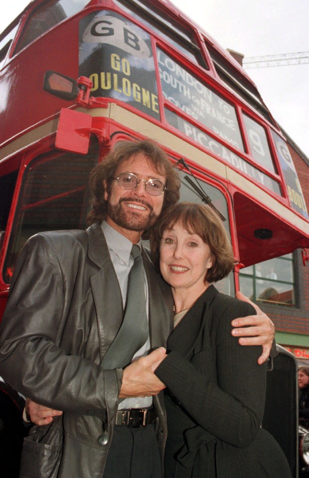 Cliff Richard and Una Stubbs who both appeared in the the pantomime Alladin and his Wonderful Lamp at The London Palladium