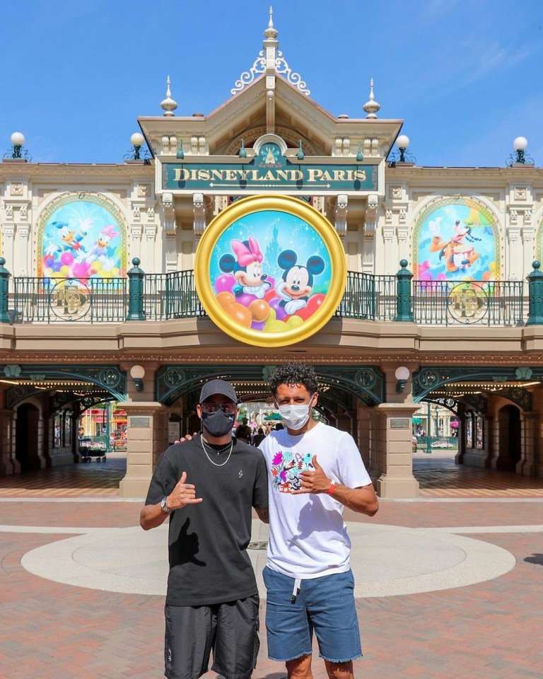 Neymar and Marquinhos pose at Disneyland Paris