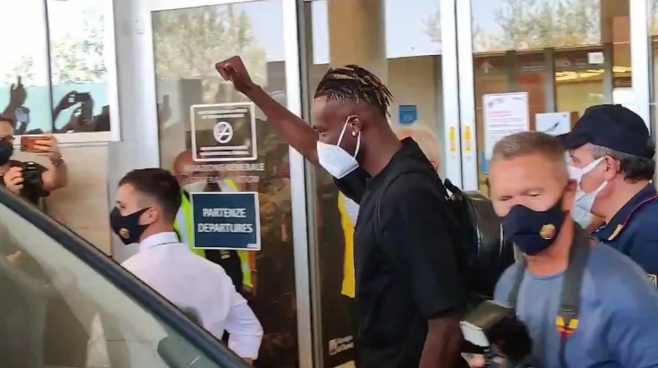 The 23-year-old was welcomed by a legion of screaming Roma fans at the airport