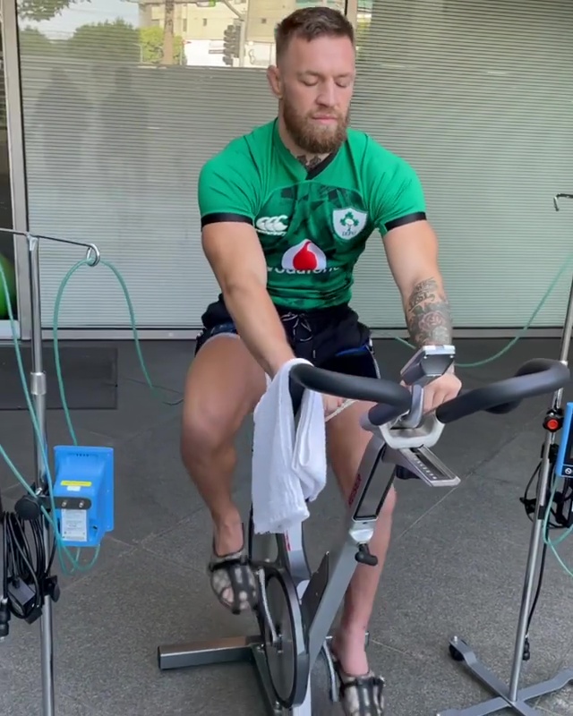 Conor McGregor is back training with his leg cast off