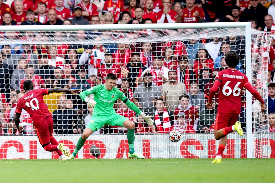 Sadio Mane puts Liverpool 2-0 up