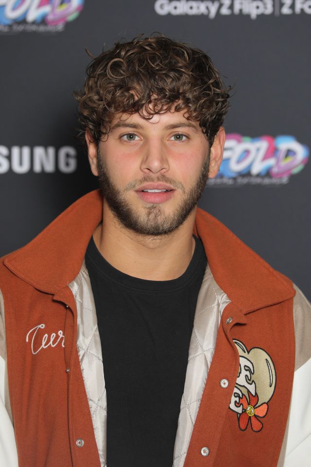 Fellow Love Island alumnus Eyal also joined the other stars