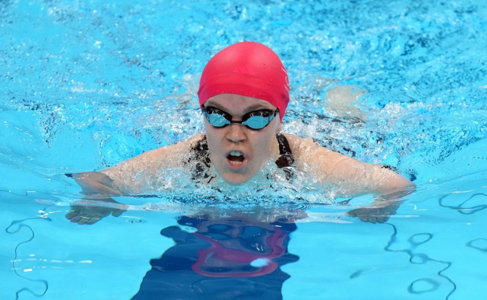 Ellie Simmonds finished sixth in the SM6 200m medley but her pep talk to Summers-Newton was crucial