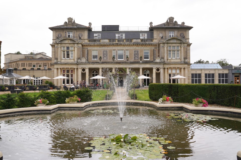 35 guests were there to see Jason and Donna’s dream wedding at the luxurious Down Hall Hotel, Spa & Estate in Essex