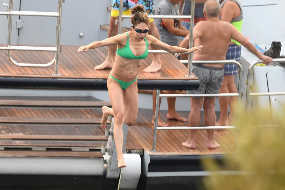 Robbie's wife Ayda Field also took the plunge to cool off