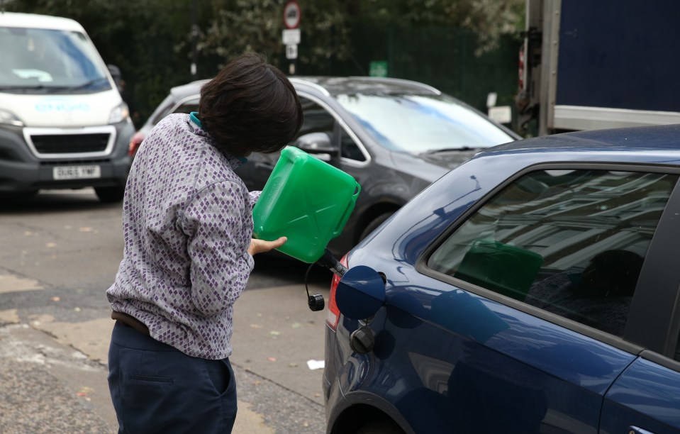 The fight for fuel seems to have drivers disregarding safety rules for petrol transportation