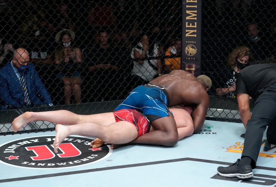 Derek Brunson choked out Darren Till in the third round of their middleweight showdown