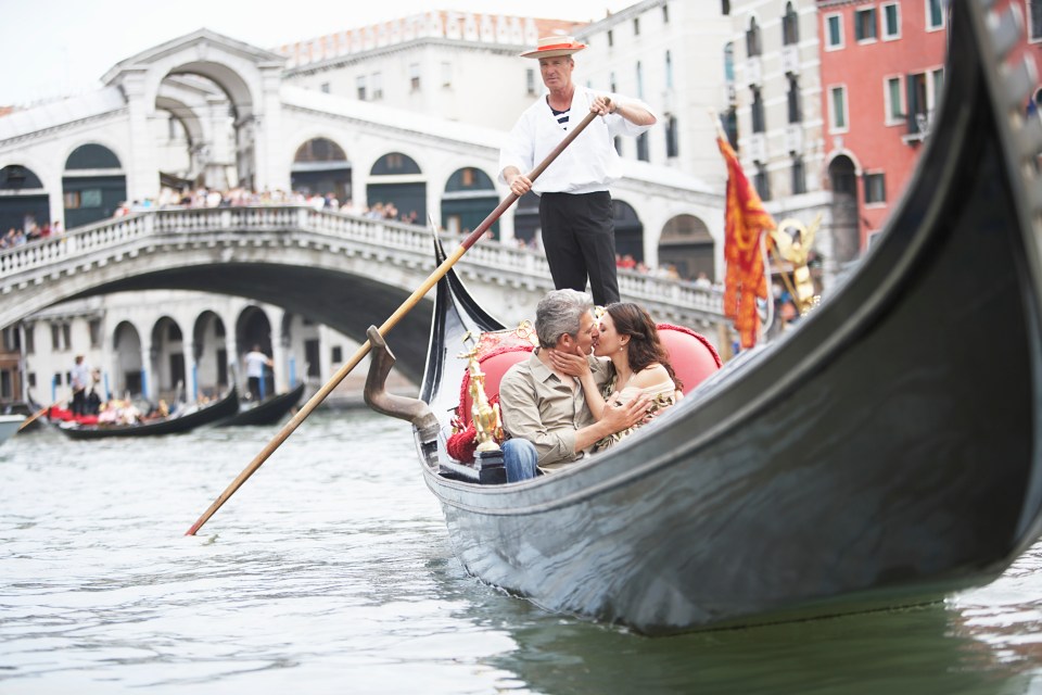 Council chiefs are looking at turning Hull into a world cruise destination to compete with the likes of Venice