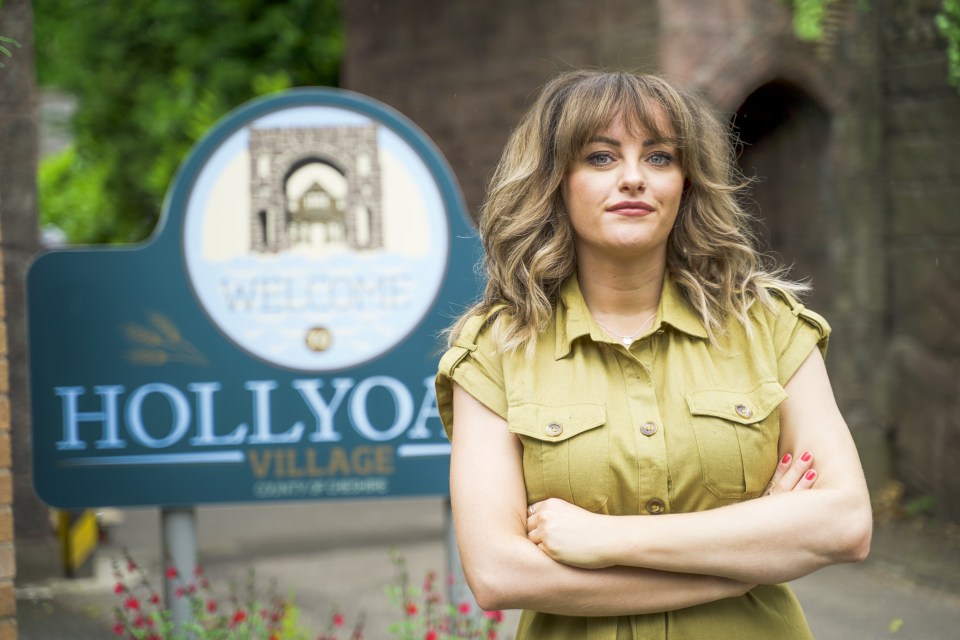 Sinead made her Hollyoaks debut and plays yummy Becky