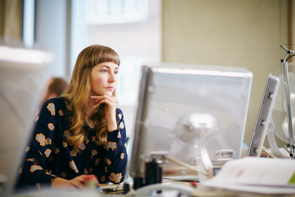 As so many jobs involve sitting in front of a computer screen all day, eye strain, or fatigue, is incredibly common